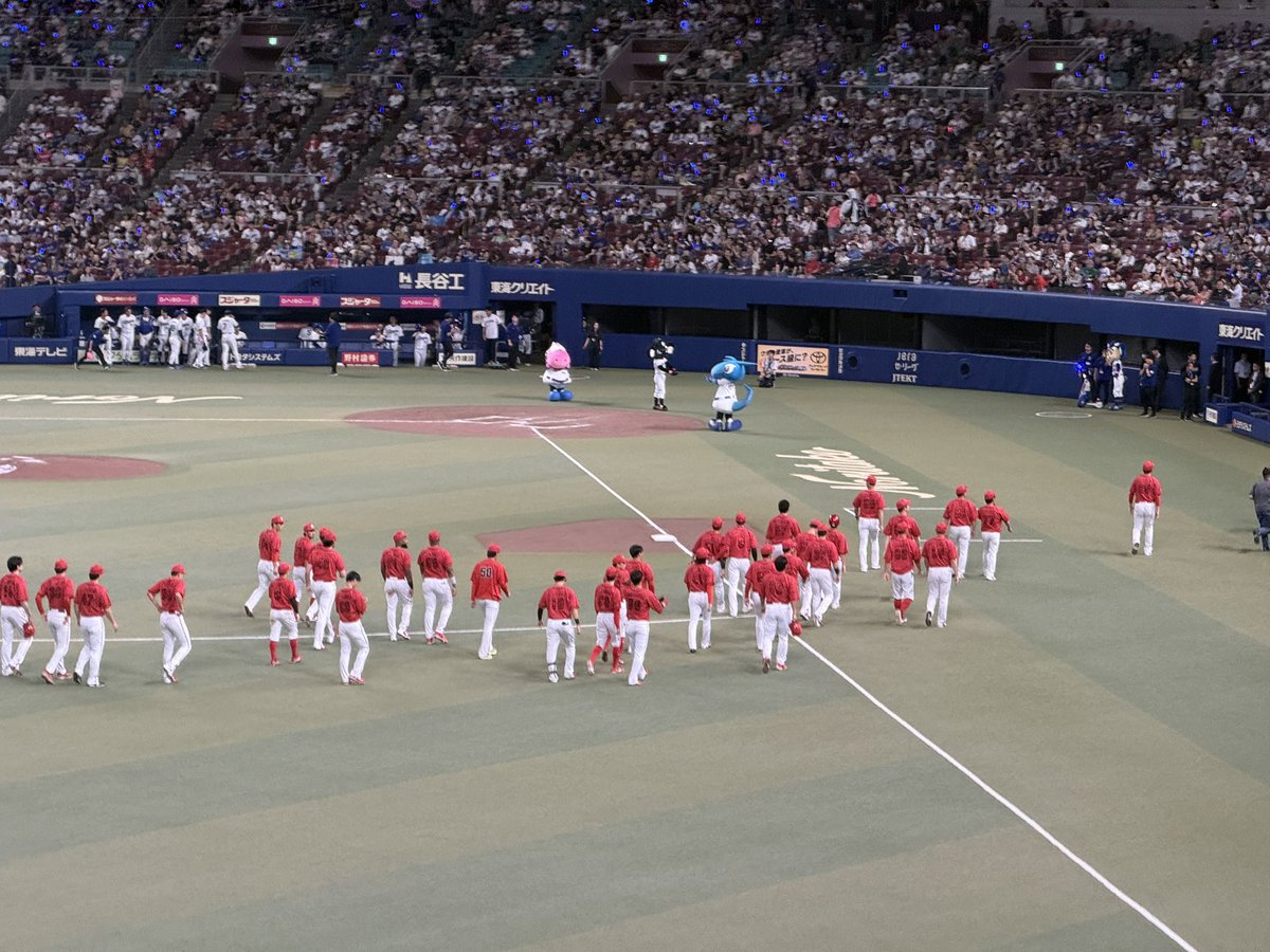 kooooou125_carp's tweet photo. 現地まけほー

名古屋らしいと思えばらしい試合。
とはいえ、最終戦でこんな試合見せられてもなぁ、、、

せめて1回は宮島さん歌いたかった

チャンテメドレー思い出になりました。
ここまでくると吹っ切れてヤケクソ応援😇

皆さま今シーズンもありがとうございました🙇‍♂️🙇‍♂️
また来年会いましょう👋👋 https://t.co/WI5mz9TqLP