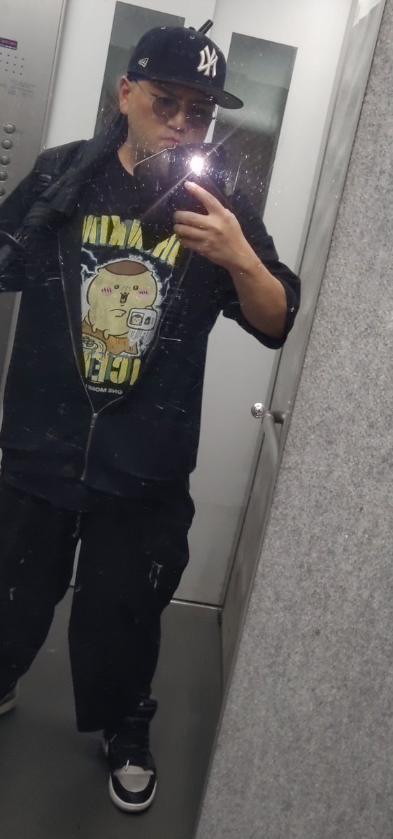 taka_yuki_asai's tweet photo. 最近お気に入りのシャツ😏

違和感ないっすね🤣 https://t.co/YFZQK8v40n