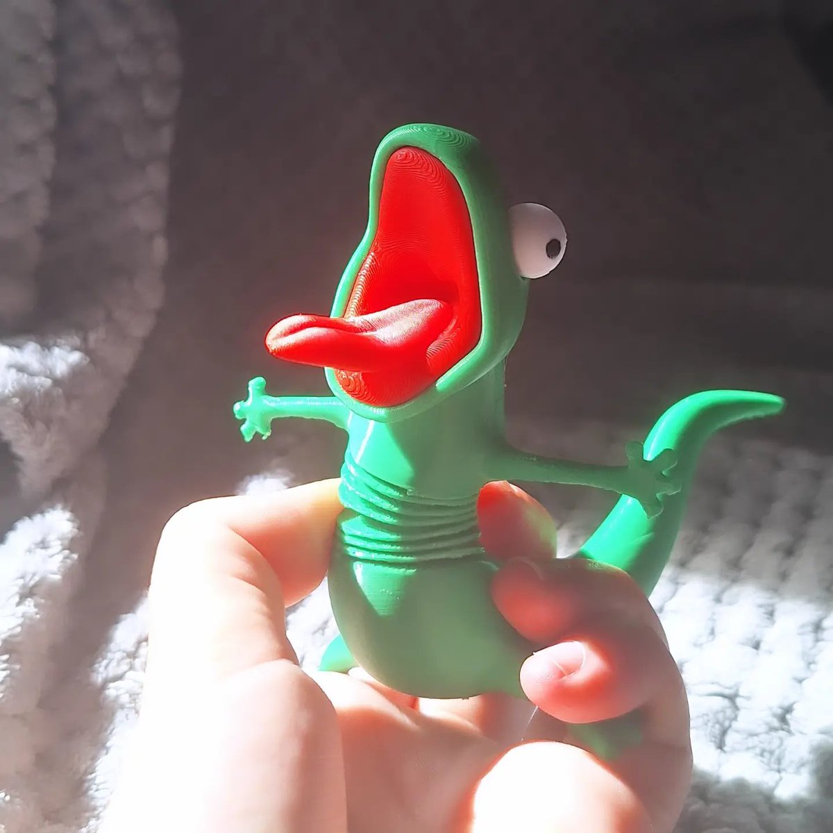 OliveraPintor's tweet photo. NEW 3D CREATION!✨️✨️

⚡️"Crazy-for-life" lizard for your cars or decorations, can opener andcup holder for cans or pens. ⚡️

More information via private message! 📨📨 https://t.co/PrGYj9SArJ
