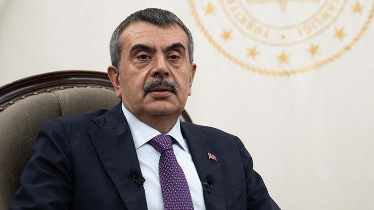 AslanbeyiMRT's tweet photo. Gelmiş Geçmiş En iyi Milli Eğitim Bakanı.!

Yusuf Tekin https://t.co/2Oen93KYuv