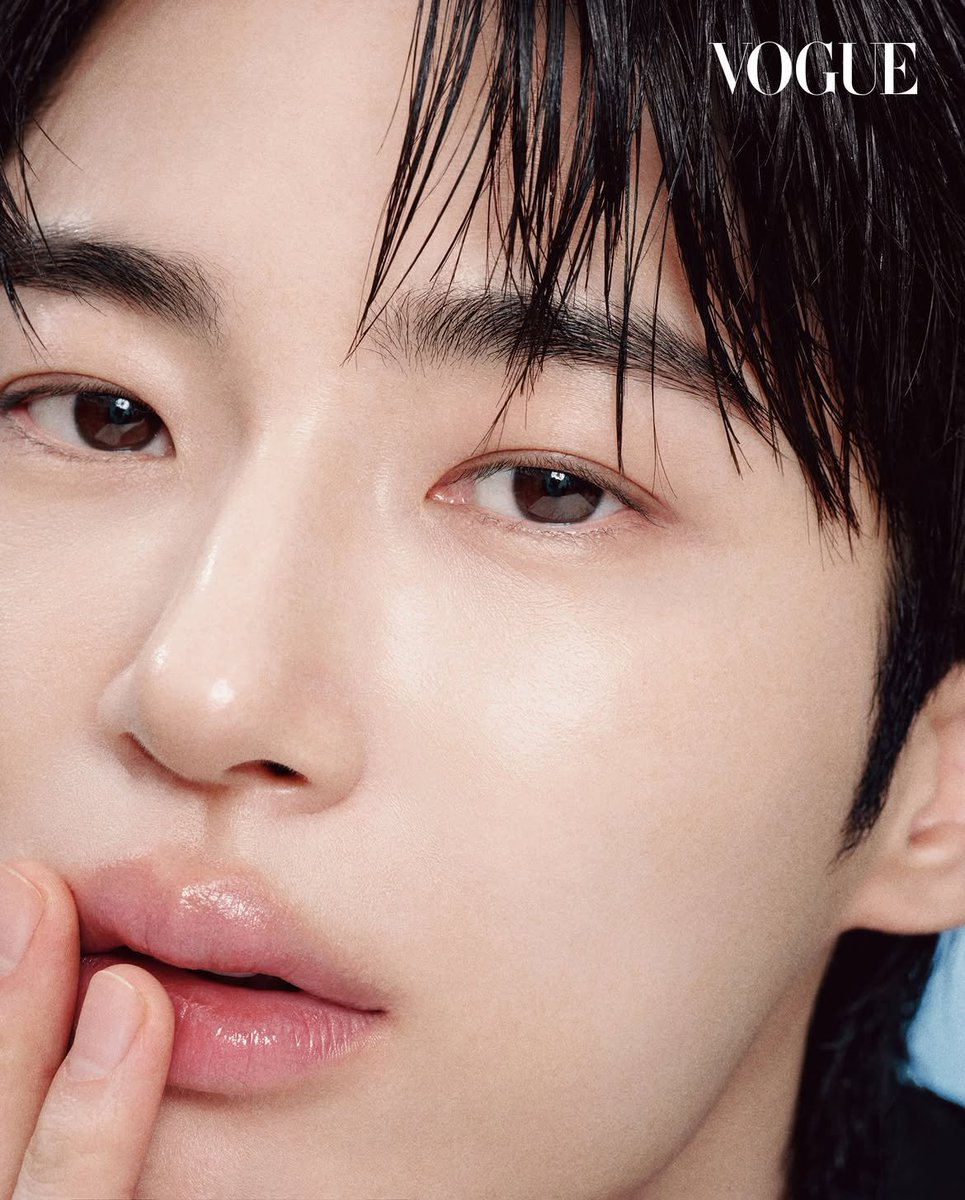 byeonwoonist's tweet photo. BYEON WOOSEOK FOR PRADA BEAUTY VIA VOGUE KOREA! https://t.co/ogzXacVttK