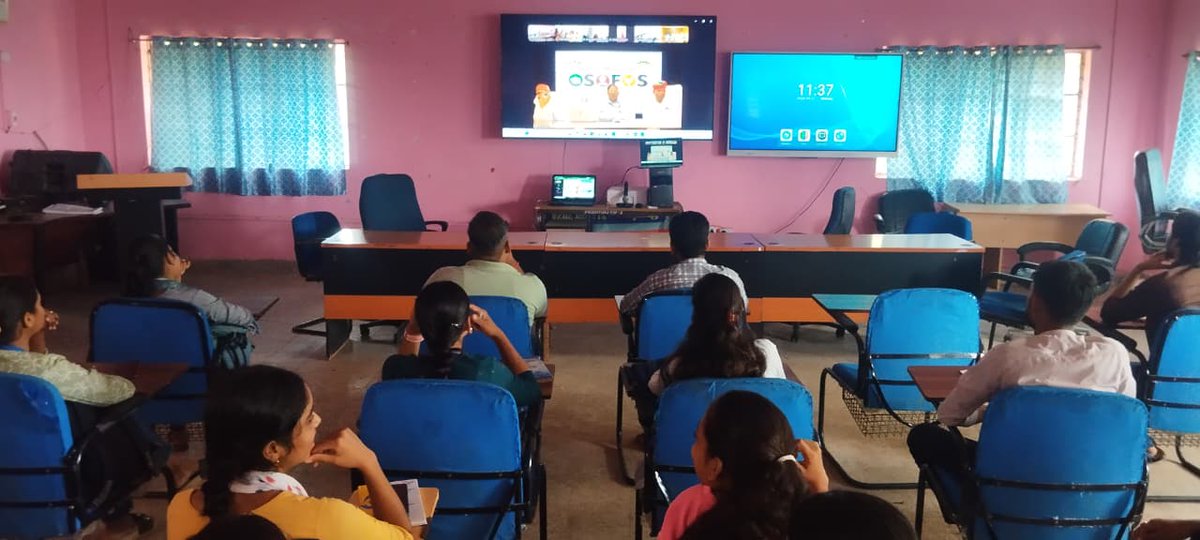 rohtaskvk's tweet photo. Review meeting on One Student One Farmer One Solution with RAWE students of KVK Rohtas https://t.co/rxkNauwdE7
