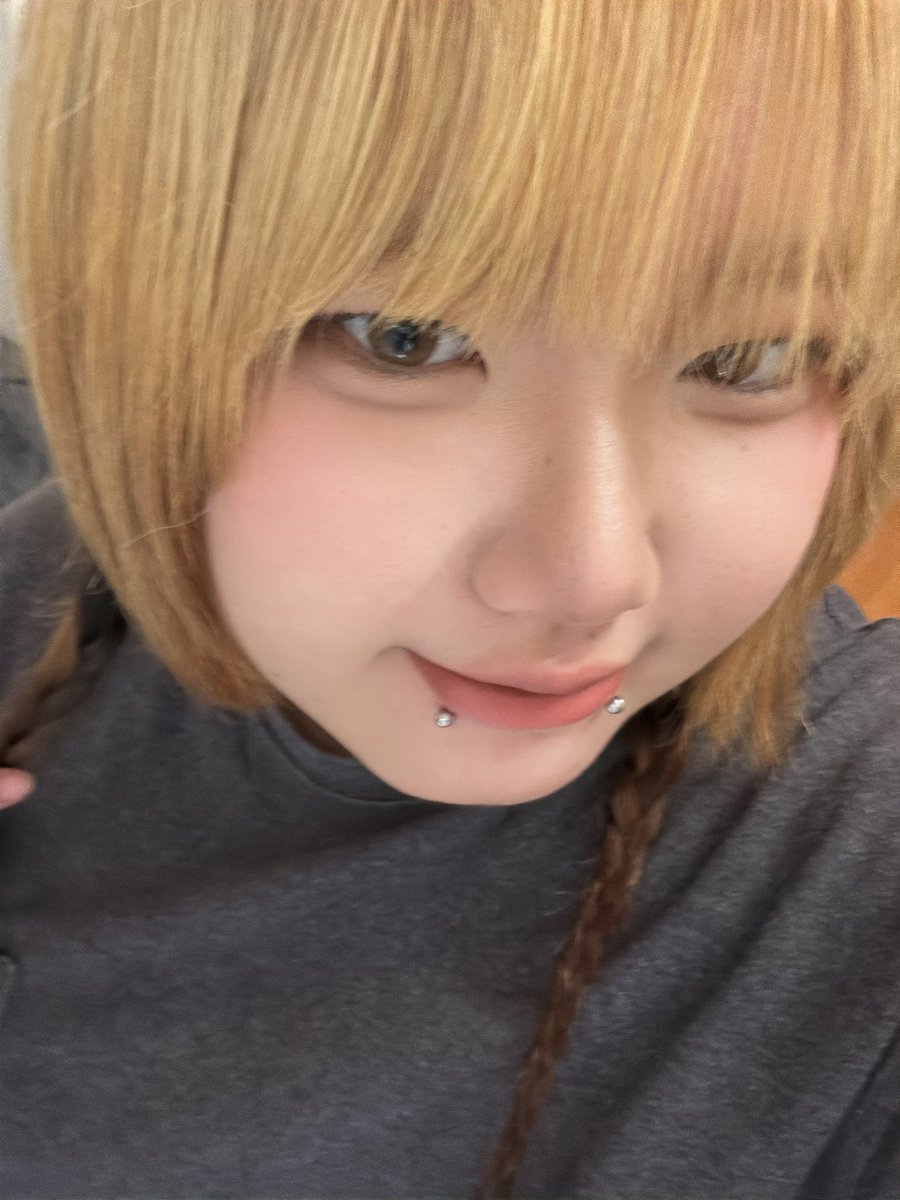 t___1110's tweet photo. 口ピ！！
これいたら話しかけてください https://t.co/9SSVwVBWPz