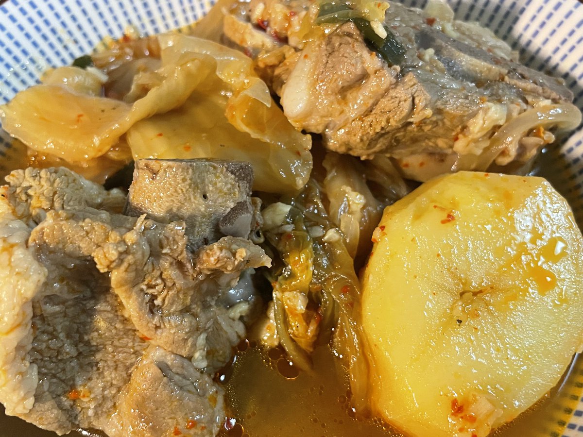 7575ri_S2's tweet photo. 울엄마표 묵은지감자탕 스타일 김치찜을 보라. https://t.co/Ds3iTN9SMx