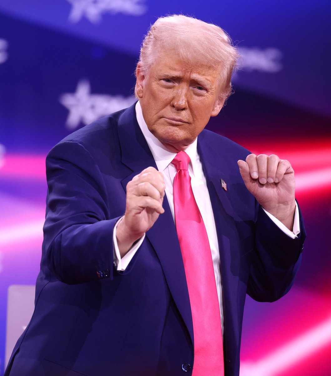 MarioNawfal's tweet photo. 🚨🇮🇷🇺🇸 Oil just gave back some of its war premium… HALLELUJAH! 🙌

Brent fell 2% to $101.75 and WTI dropped to $98.34, the weakest levels since Sept. 10, as traders bet UN General Assembly meetings could open a diplomatic off-ramp.

Trump said he is open to meeting Iran’s president in New York even as both sides kept issuing threats. Tehran has already sent conditions through Qatar.

Markets are pricing in hope, not a deal. One failed meeting and that risk premium comes right back.

Source: Al Jazeera, KCM Trade / Writer: Jamie