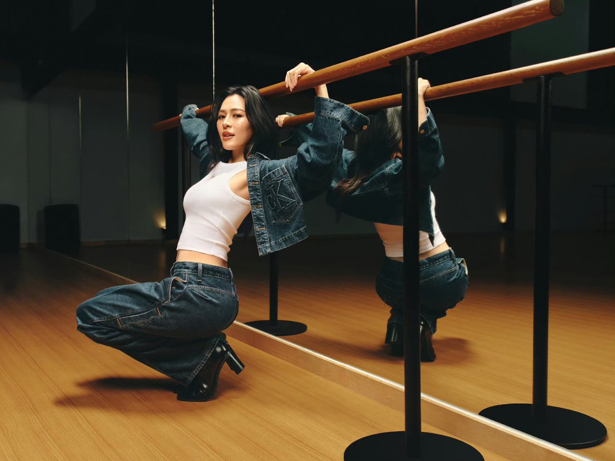 kwconstancylys's tweet photo. Lingling Kwong and Calvin Klein redefine absolute editorial perfection.

@CalvinKlein @linglingsirilak
#LinglingKwongxCalvinKlein
#CalvinKlein #linglingkwong https://t.co/UmYWNJ4GYZ