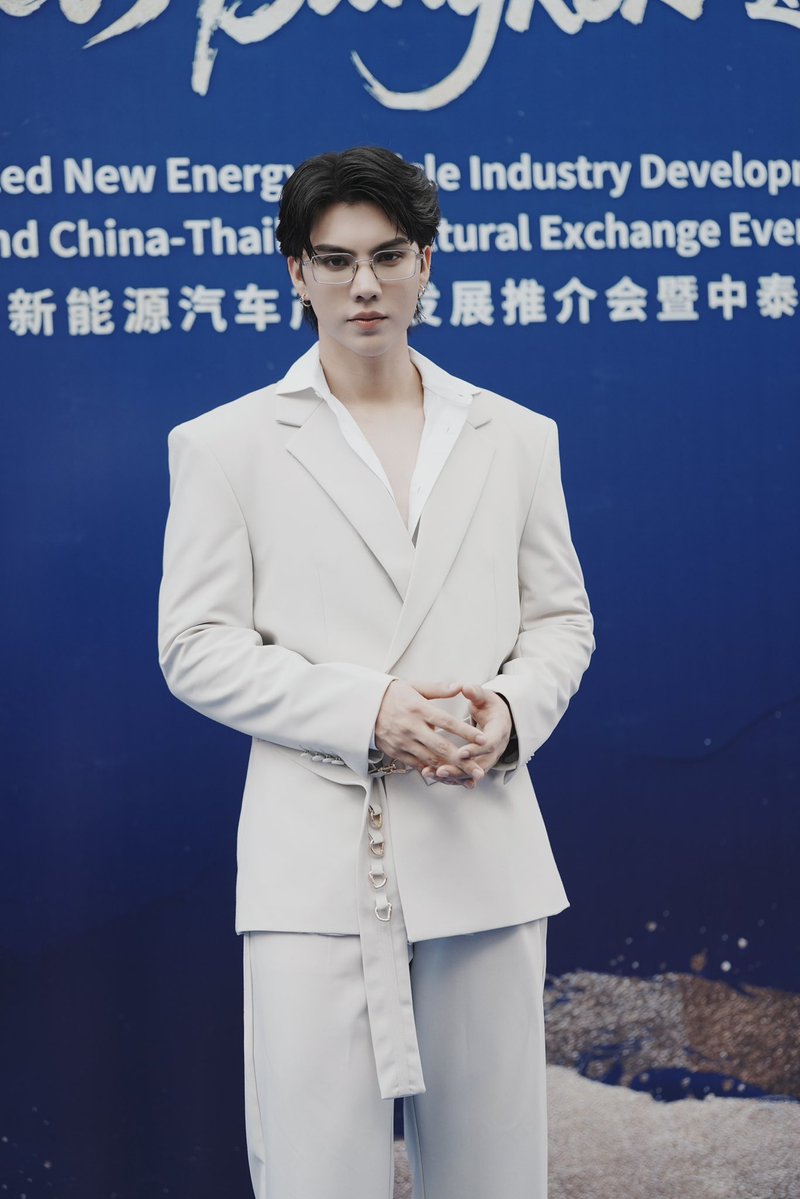 Minebnpf's tweet photo. @fort_fts When the face card never decline 😩👊🔥 

#ChinaThailandCulturalExchange2026xFort #FortFTS  #BossNoeul https://t.co/NzaCOnpzw2