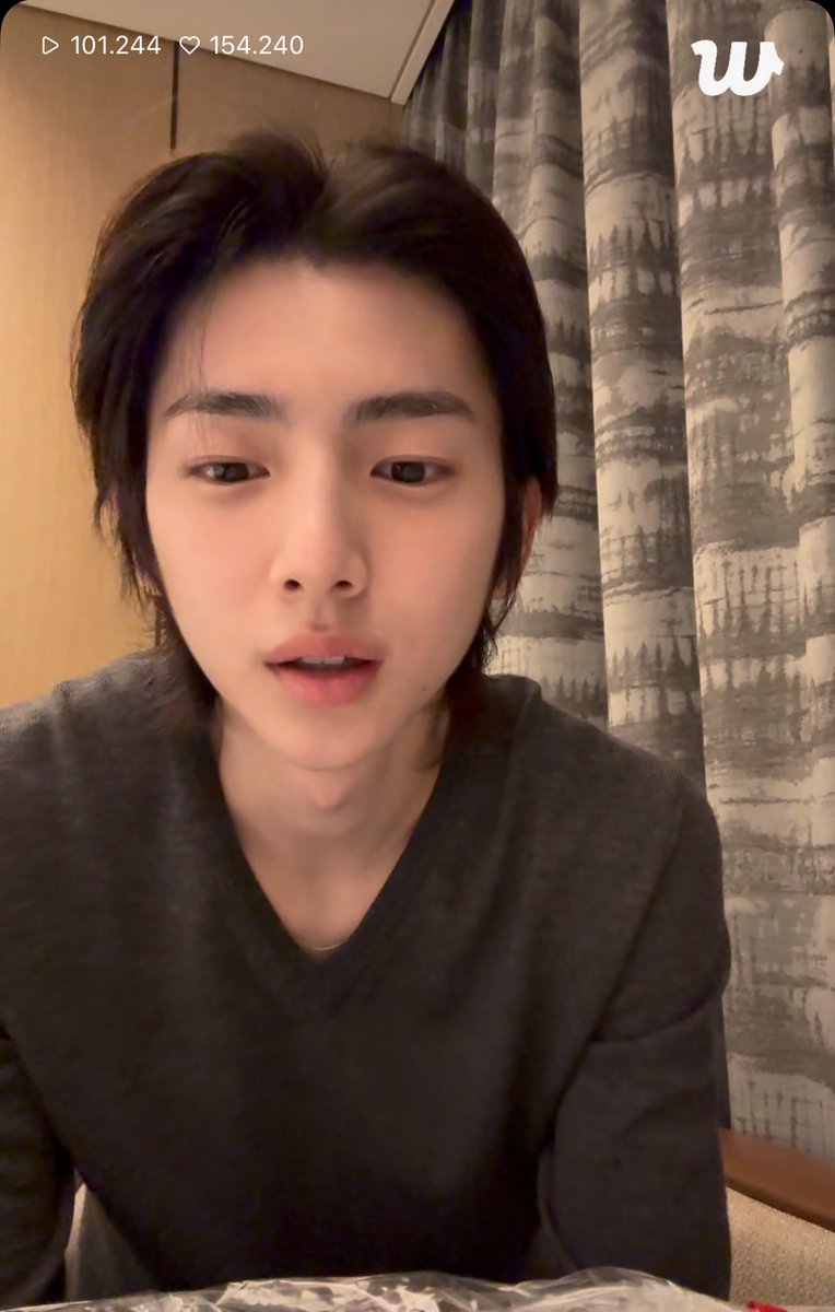 jjucider's tweet photo. 🔴 주훈 Weverse live ! https://t.co/MHbNBSDqEP