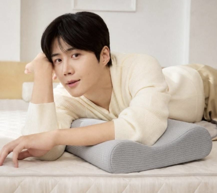 SURII__C's tweet photo. #MUEN
หมอนหนุนเพื่อสุขภาพ 3D ^^
#김선호💙 베개 일자목 거북목 에어플랙스 고말도 3D메쉬 경추베개 🇰🇷
ราคาจริง 99,800วอน 🌟
ลดราคา35% เหลือ #64,800วอนเท่านั้น 🎉🎉#ราคานี้ไม่รวมค่าส่ง
เรท 0.024 #สนใจทักมานะคะ 🙏 https://t.co/cul9vt23ql