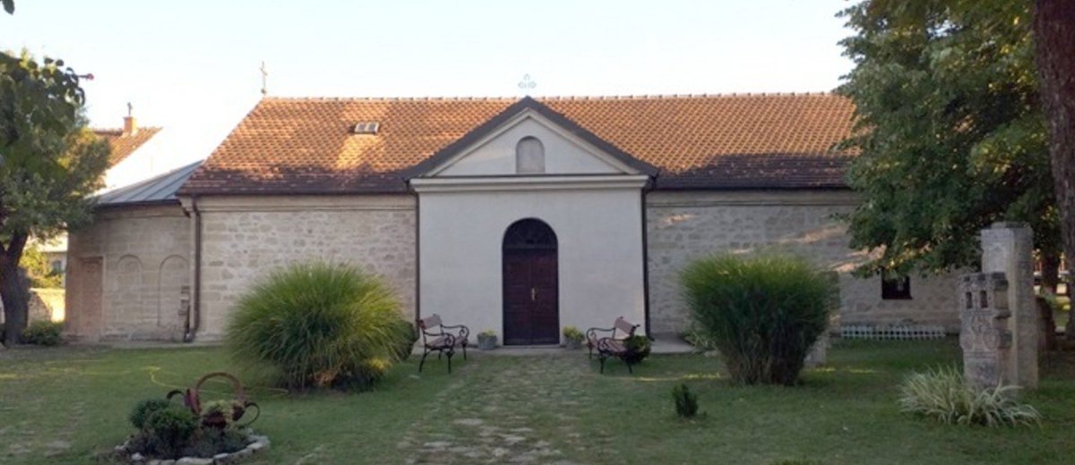 OkoNegotinsko's tweet photo. ⛪ STARA NEGOTINSKA CRKVA DANAS OBELEŽAVA HRAMOVNU SLAVU- Crkva Rođenja Presvete Bogorodice u Negotinu danas, 21. septembra, obeležava svoju hramovnu slavu – Rođenje Presvete Bogorodice (Malu Gospojinu).
Ova stara crkva podignuta je davne 1803. god.
#Negotin #MalaGospojina https://t.co/N5Y00emhzM