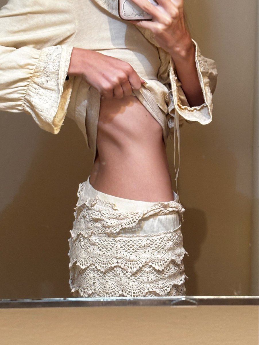 aim222less's tweet photo. white lace skinny legs https://t.co/lXJD1w8WBv