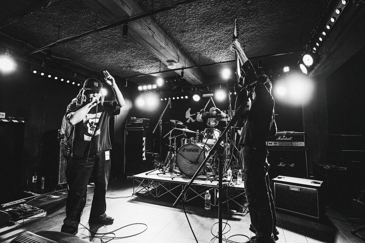 barjinkyousuke's tweet photo. 次回は11月🎸 https://t.co/cYztQbWoAD