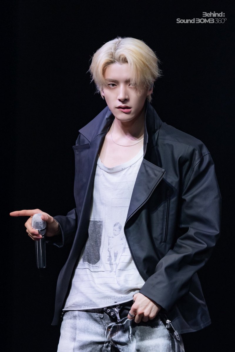 holdontightjake's tweet photo. 사운드밤 360 비하인드 포토 #JAKE #제이크 https://t.co/tJgK85LHRp