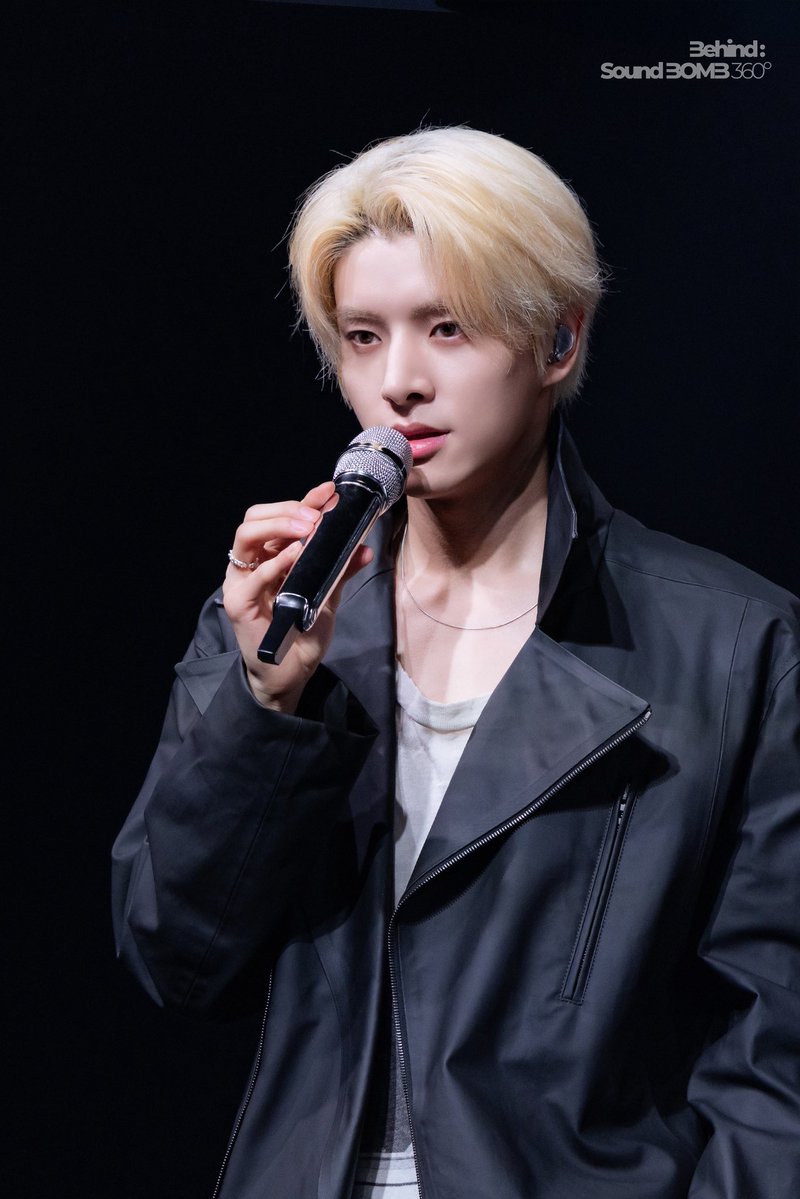 holdontightjake's tweet photo. 사운드밤 360 비하인드 포토 #JAKE #제이크 https://t.co/tJgK85LHRp