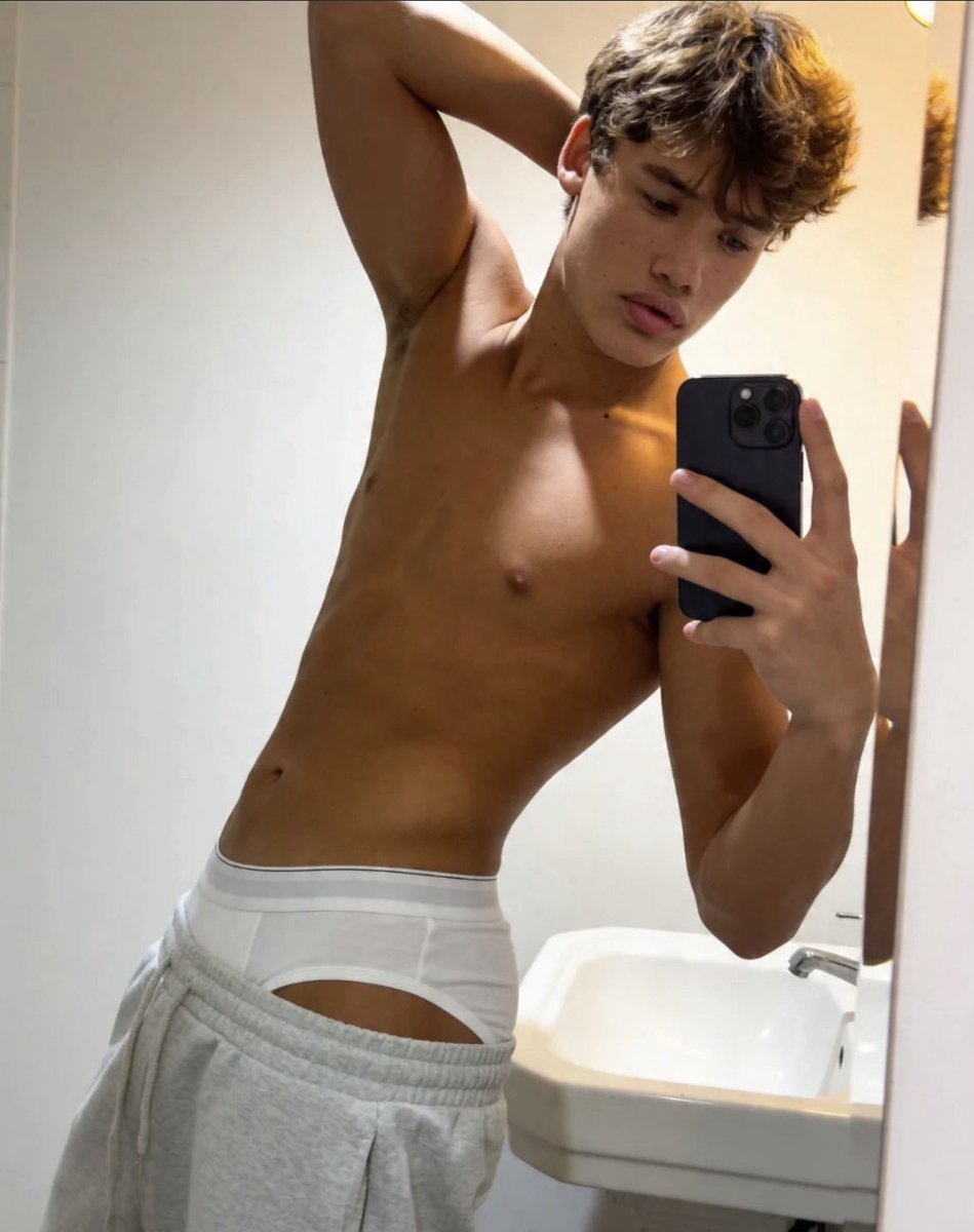 Dreamfyreboy's tweet photo. Modelo #boy #model #modelo https://t.co/g72RAhltfS