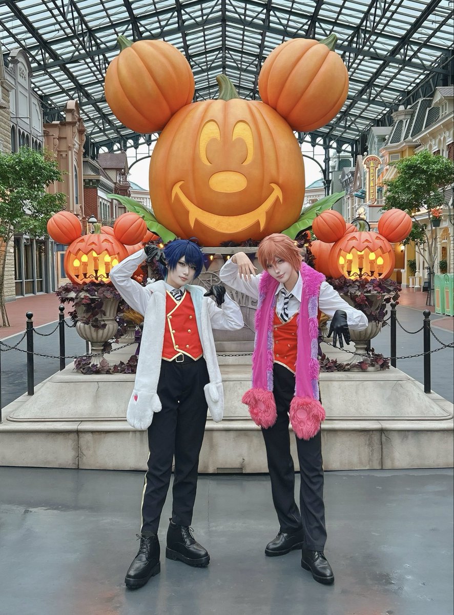 _rm__160's tweet photo. マブでした👊🏻✨
台風だったけど普通に楽しかった良き思い出😂
#Dハロ仮装2026 #Dハロツイステ https://t.co/2EyU0LLwAI