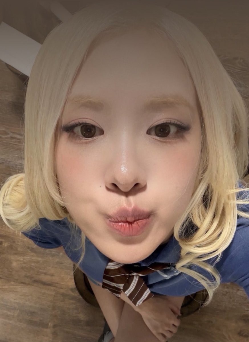 chaemchim's tweet photo. cute as hell.                         what the hell. https://t.co/iGXRFx50a2