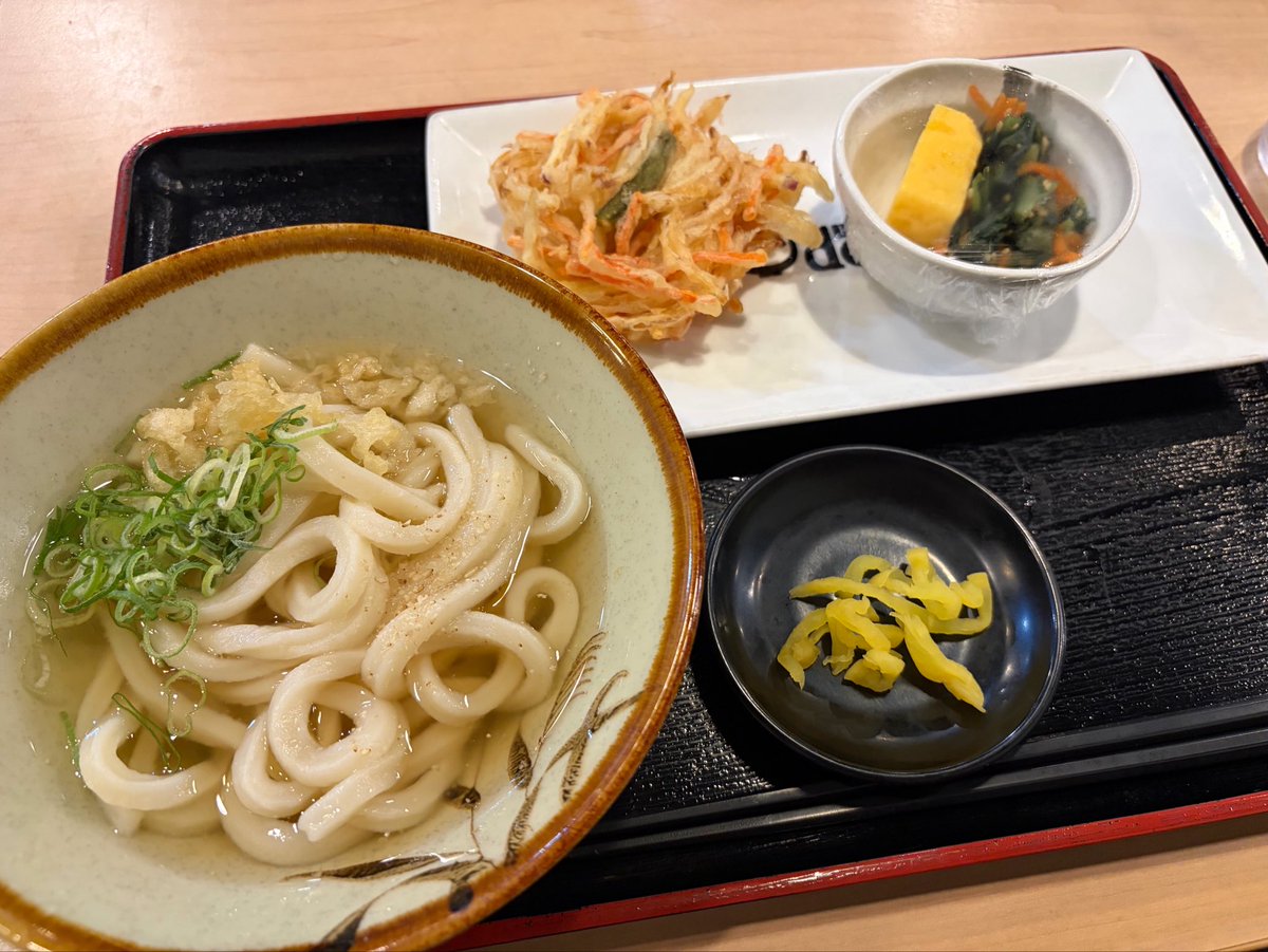 fagyz20's tweet photo. 湯切りするタイプのセルフうどん久々で楽しかった🫶 https://t.co/T01ie9VK0e