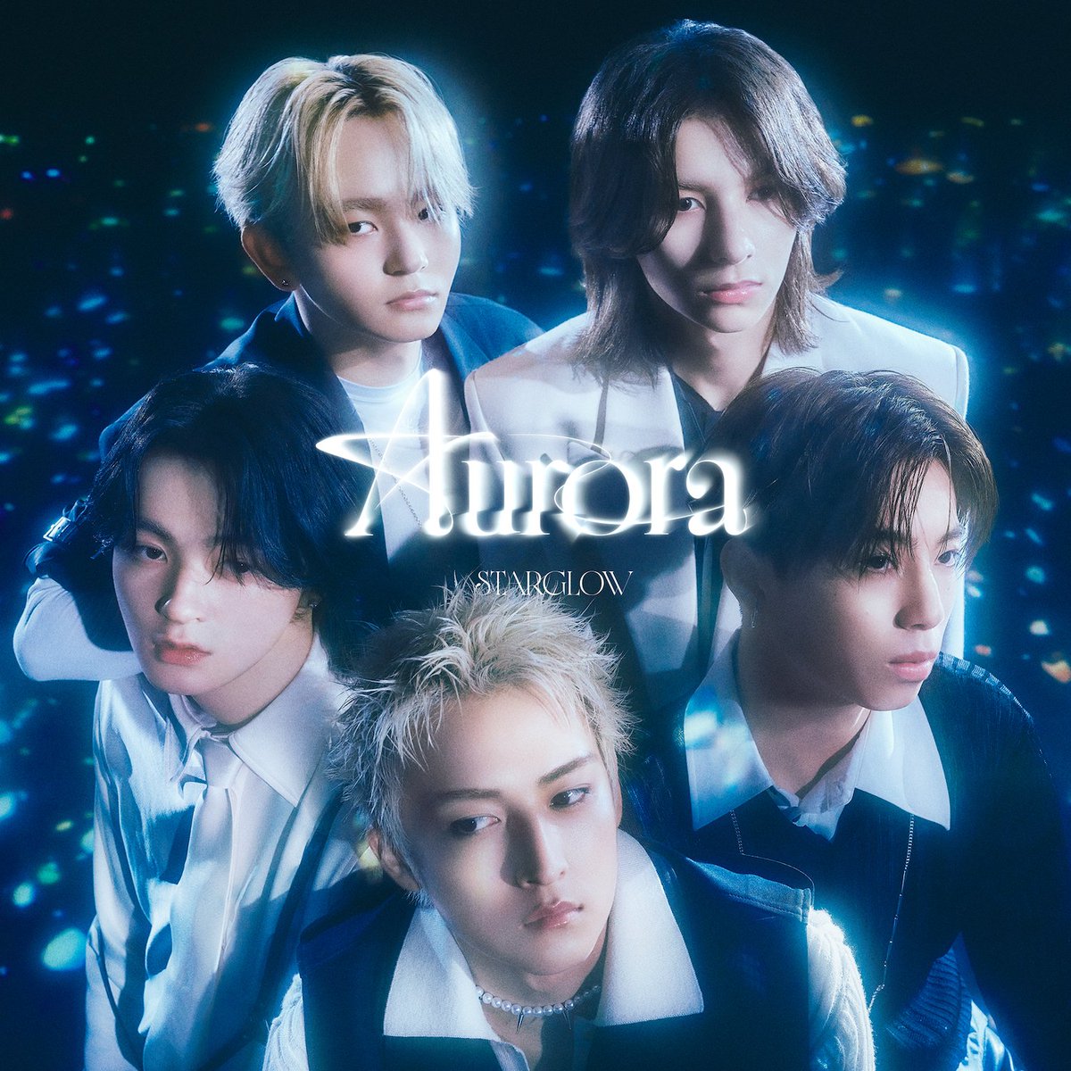 BMSG_MUSIC_SHOP's tweet photo. 💿ジャケ写＆収録内容決定！
￣￣￣￣￣￣￣￣￣￣￣￣￣￣
#STARGLOW
2026.11.18 Release 1st Album
「Aurora」

●BMSG MUSIC SHOP限定盤
初回盤A、初回盤Bの映像コンテンツに加え
『SUMMER SONIC 2026』のライブ映像(全7曲)と
今作のPhoto Shooting Behind The Scenesを収録予定。

●購入者特典
「Aurora」アクリルミニキーホルダー 
(全5種よりランダム1種)
※BMSG MUSIC SHOP限定盤は対象外となります。

🛒https://t.co/QaQoOjVQlk

#SG_Aurora