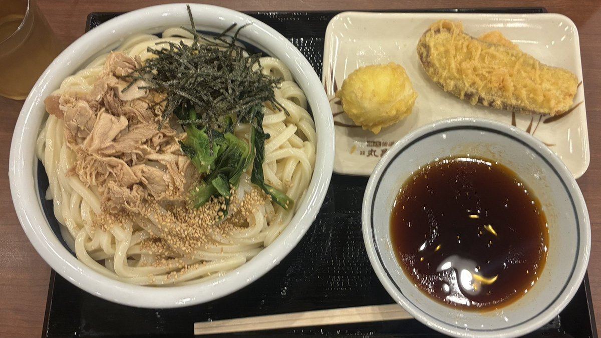 gl3gm's tweet photo. やっと丸亀製麺の旨辛つけ汁たべたー！！ https://t.co/2d1AaX7cip