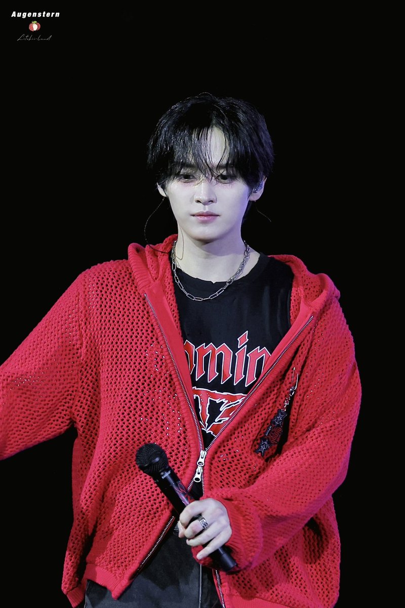 lvmin0's tweet photo. 이때 막 눈 밑에 블러셔 붉게 하고 그래서 진짜 예쁨.. https://t.co/UgtmU3aY4w