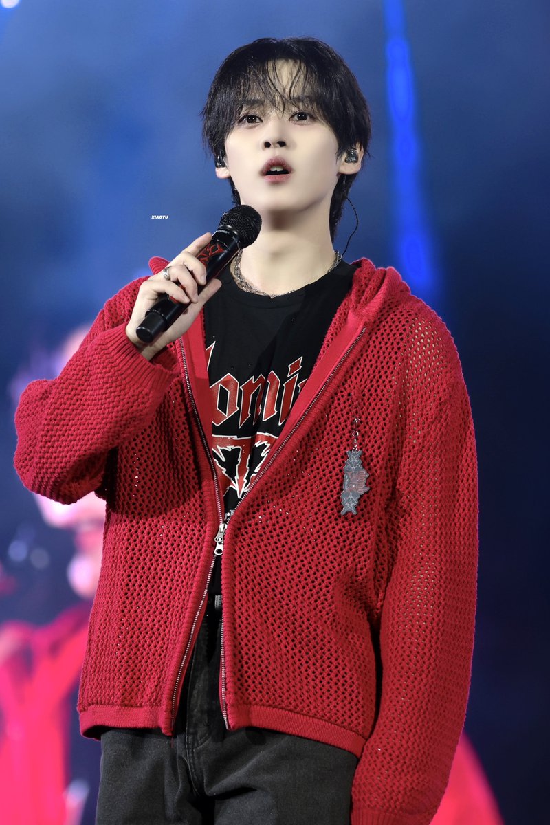 lvmin0's tweet photo. 이때 막 눈 밑에 블러셔 붉게 하고 그래서 진짜 예쁨.. https://t.co/UgtmU3aY4w