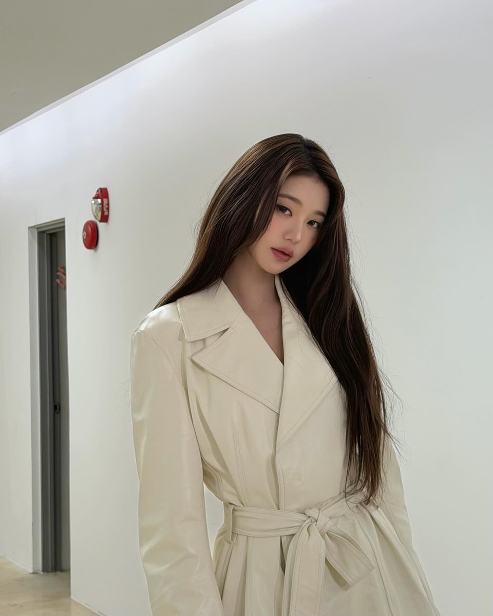 ATWYLAND's tweet photo. #ANTON #앤톤 #WONYOUNG #원영 https://t.co/kzLZfhSOZy