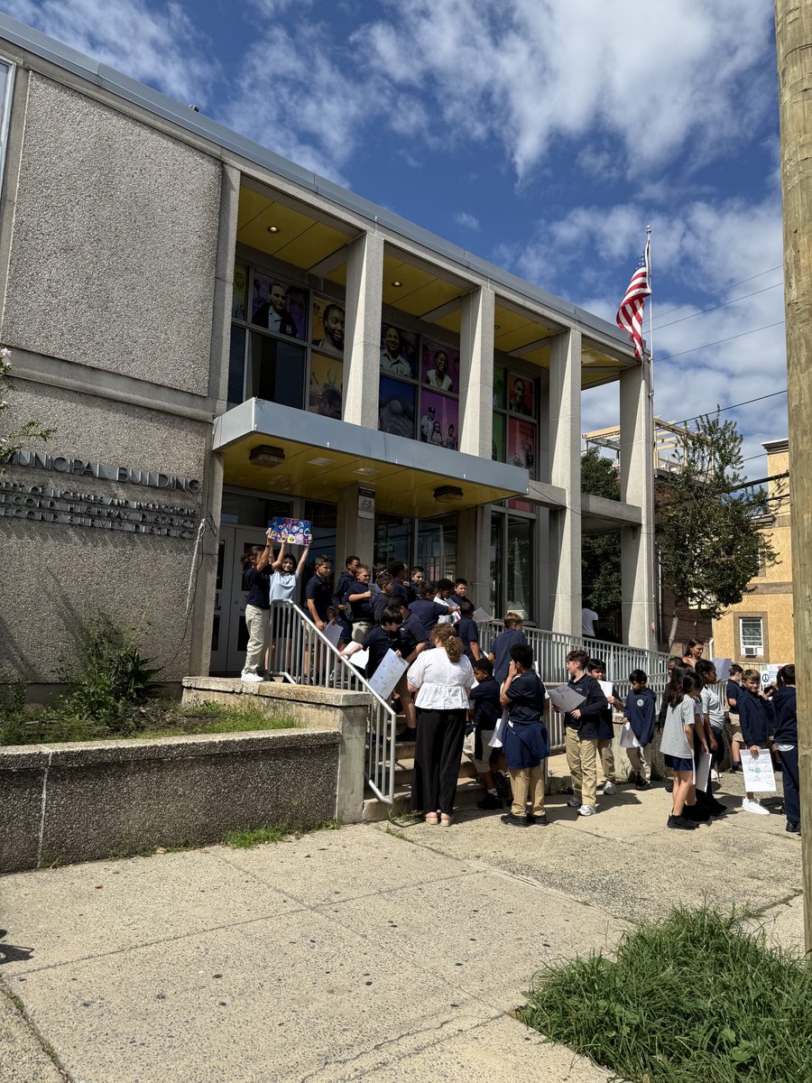PPD03Dist's tweet photo. PEACE DAY - The 3rd District and Christopher Columbus Charter School. Prizes for the best piece day poster. https://t.co/y18DWTzgRk