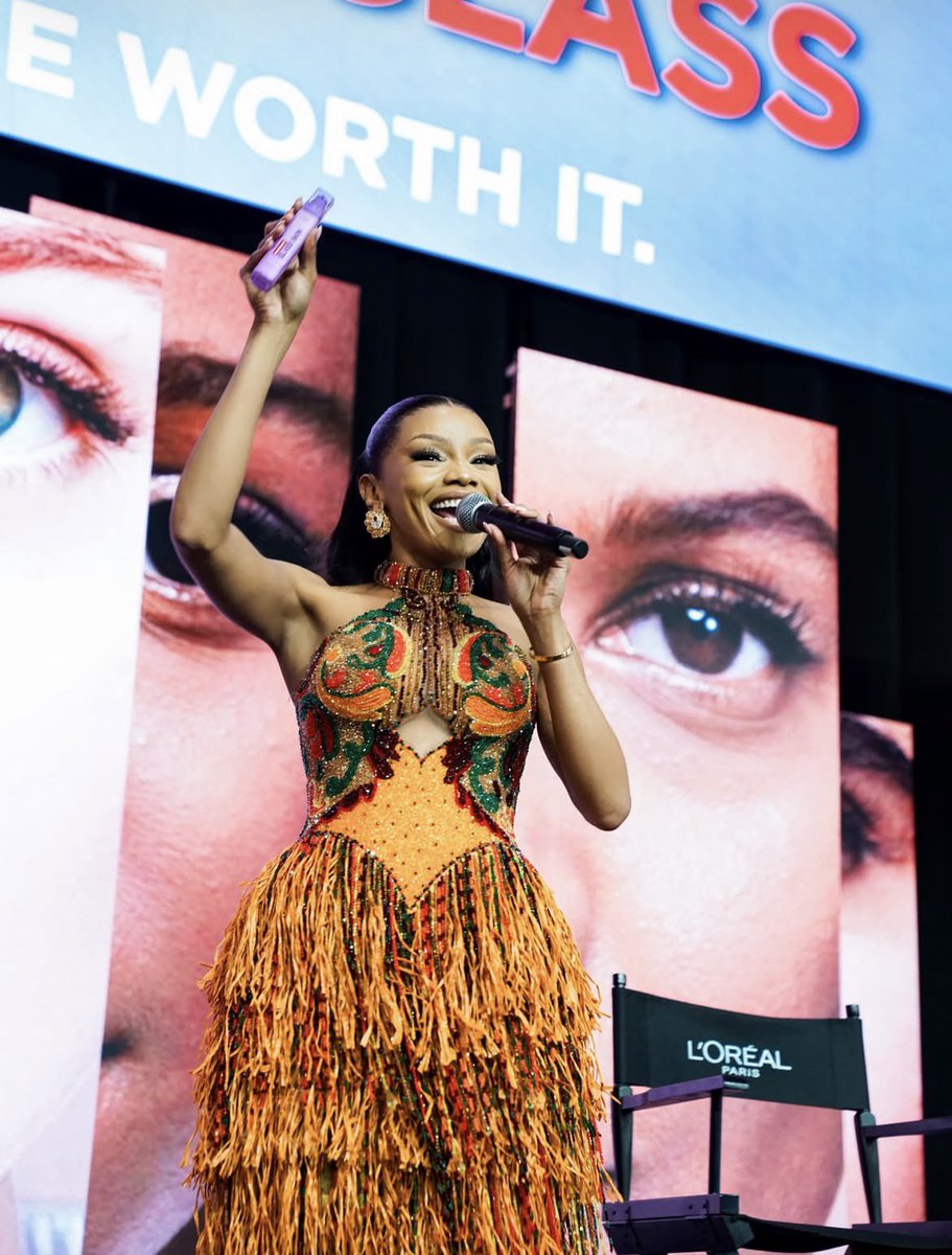 TvblogbyMLU's tweet photo. Bonang Matheba X LβOrΓ©al Paris
The Queen hosted a sold-out makeup masterclass held at Kyalami in Johannesburg.
#LorealParis #MakeupMasterclassVol3 #aworthIt https://t.co/S7taF5O64W