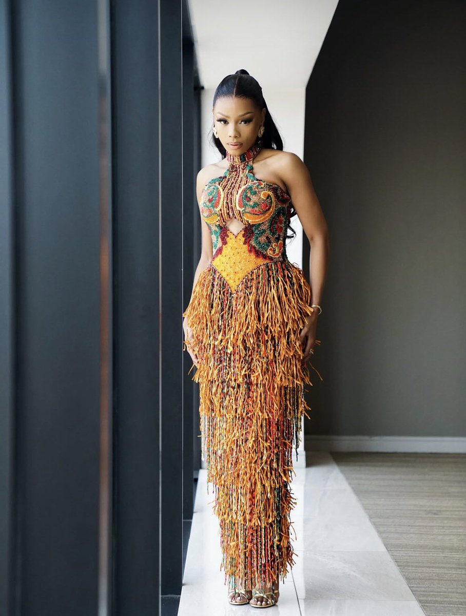 TvblogbyMLU's tweet photo. Bonang Matheba X LβOrΓ©al Paris
The Queen hosted a sold-out makeup masterclass held at Kyalami in Johannesburg.
#LorealParis #MakeupMasterclassVol3 #aworthIt https://t.co/S7taF5O64W