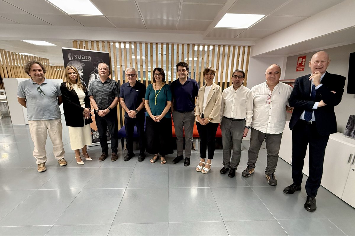 suaracoop's tweet photo. 🟠 Avui rebem a la seu de Barcelona Paco Ramos, secretari de Treball, i una delegació del Departament d’Empresa i Treball (@treballcat) per compartir de primera mà el model de Suara: cooperativisme, ocupació, impacte social i innovació al servei de les persones.

Obrim fil 🧵👇 https://t.co/joASl6NGjX