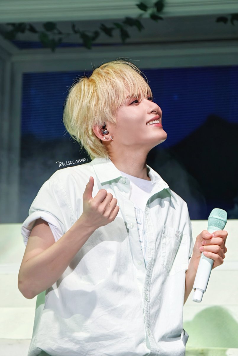 rwsolo's tweet photo. 260920 Dive to Blue in HK
Part3

甜甜的小王子

#려욱 #RYEOWOOK
#厉旭 #リョウク
#SUPERJUNIOR https://t.co/QxzkFQEsr4