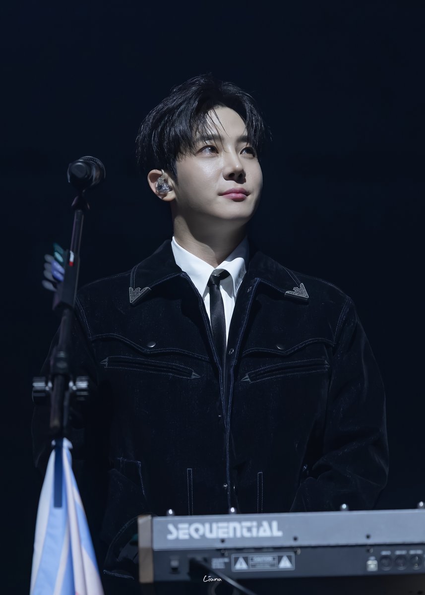cianalcs's tweet photo. 260919 #도준 #Dojoon #TheRose #더로즈 https://t.co/JP91J7gb3b