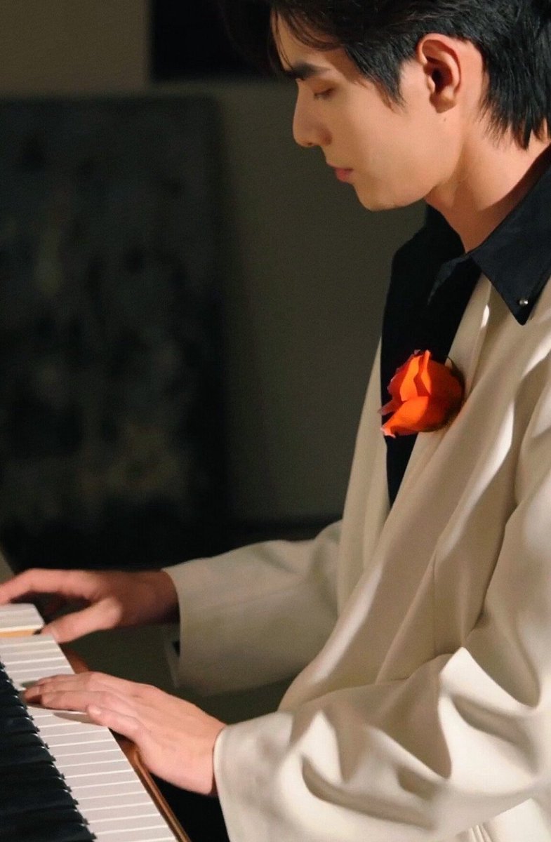 annlunesun's tweet photo. XiZhao share the surname He, the meanings of their names are related to the sun and the moon, and they create a beautiful melody when Xx plays the piano and Zz the violin… How could one not believe that at some point they were destined to meet?

#XiZhao https://t.co/Y41UIi2eay