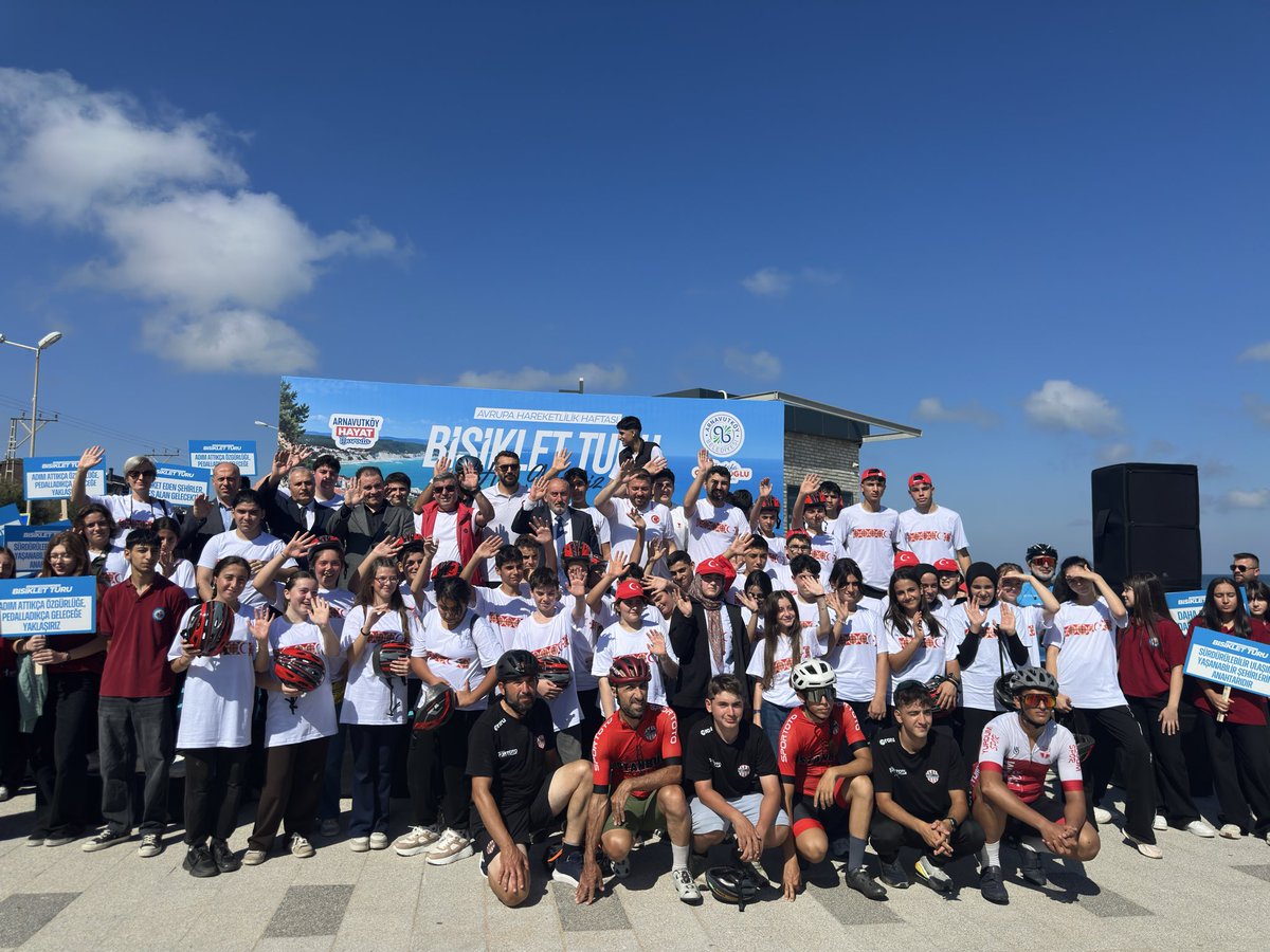sporarnavutkoy's tweet photo. 🚴 Avrupa Hareketlilik Haftası kapsamında Durusu Mahallesi’nden Karaburun Sahili’ne pedal çevirdik.

Belediye Başkanımız Mustafa Candaroğlu’nun da katıldığı bisiklet turunda hareketli ve sağlıklı yaşam için hep birlikte yoldaydık.

#AvrupaHareketlilikHaftası #ArnavutköyBelediyesi https://t.co/JE8JAFkrAJ