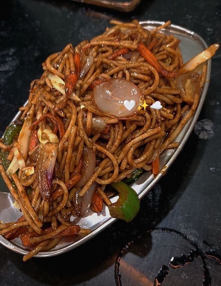 Adhekunbi's tweet photo. Have you had lunch, or should i mind my business? https://t.co/M7uH8e1iJo