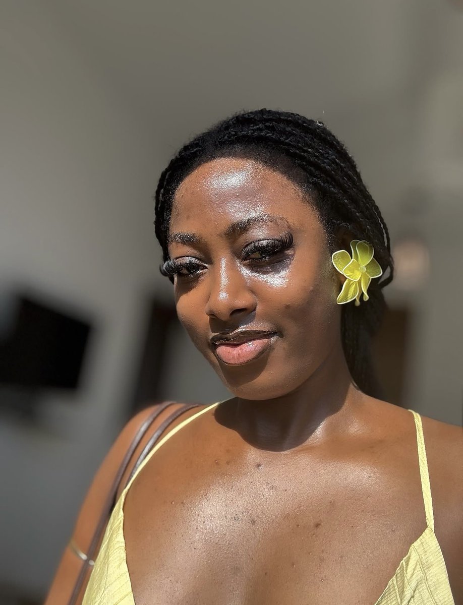 Euniceprh's tweet photo. My babe no Deh even post me,e com be like say my picture deh chop data 😂😭 https://t.co/HcV9LYkBFi