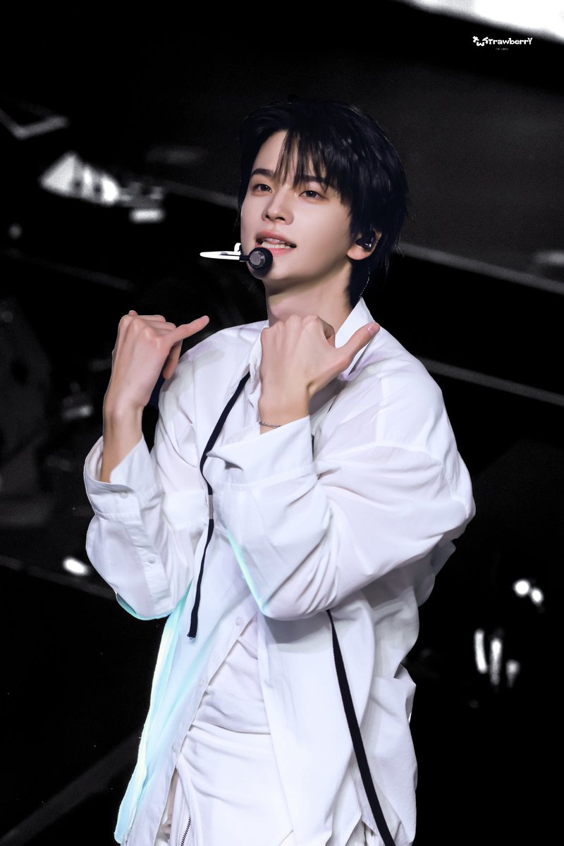 TWStrawberrYu's tweet photo. 🖤🤍

#신유 #SHINYU #シニュ 
#투어스 #TWS https://t.co/HsZfYYTANP