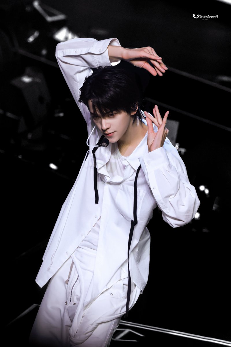 TWStrawberrYu's tweet photo. 🖤🤍

#신유 #SHINYU #シニュ 
#투어스 #TWS https://t.co/HsZfYYTANP