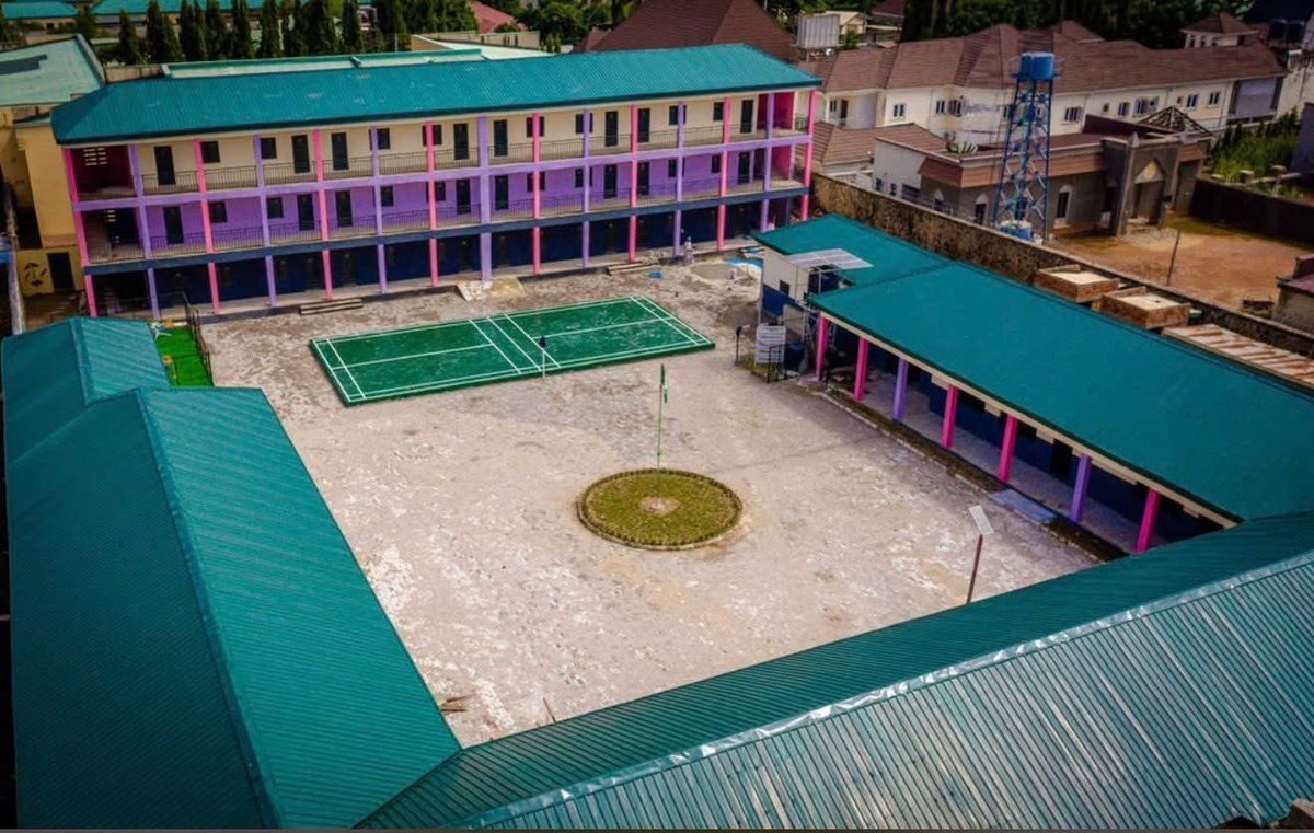 UbaSaniSupportN's tweet photo. New Looks of Sultan Bello Primary School, Unguwan Sarki, Kaduna.

This is the minimum standard of Basic Education Schools under the Uba Sani Administration.

“No more Out-Of-School-Children on our streets. They must all get back to classrooms” —  H.E Gov. @ubasanius https://t.co/n7yoMLUfIL