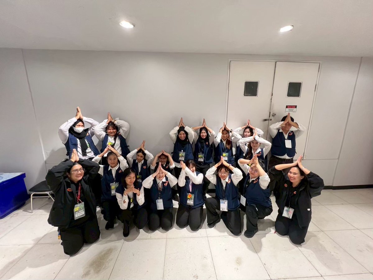 JCrewStaffUsher's tweet photo. Job : Whal &amp; Dolph Shine Rain Acoustic Concert
Venue : CentralwOrld PULSE
Date : 13.06.2026
Client🙏🏻 : Whattheduck

Thanks Team🧡 : Staff / Usher 

#whalndolphshinerainacoustic
#Jcrewteam
#Jcrewfamily https://t.co/iF3WPokR7o