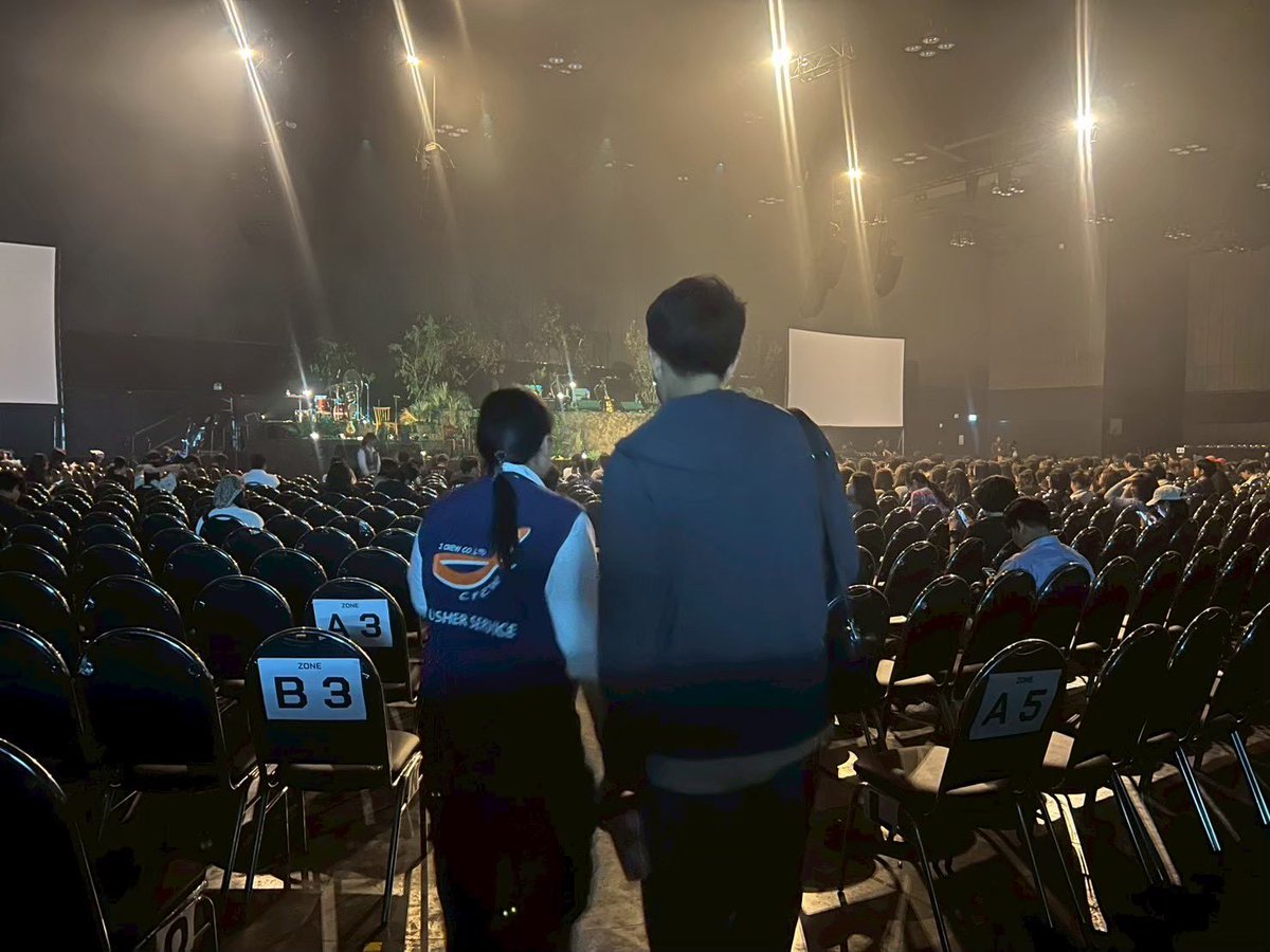 JCrewStaffUsher's tweet photo. Job : Whal &amp; Dolph Shine Rain Acoustic Concert
Venue : CentralwOrld PULSE
Date : 13.06.2026
Client🙏🏻 : Whattheduck

Thanks Team🧡 : Staff / Usher 

#whalndolphshinerainacoustic
#Jcrewteam
#Jcrewfamily https://t.co/iF3WPokR7o