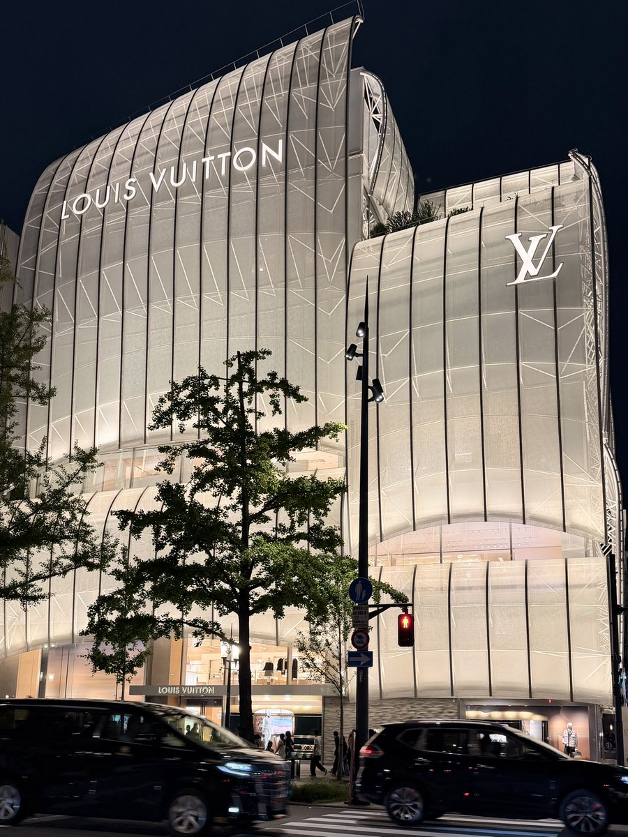 Tokyo_Scapes's tweet photo. 夜の心斎橋ええなぁ
銀座とはまた違う魅力を感じる https://t.co/sHaxdoNXsP