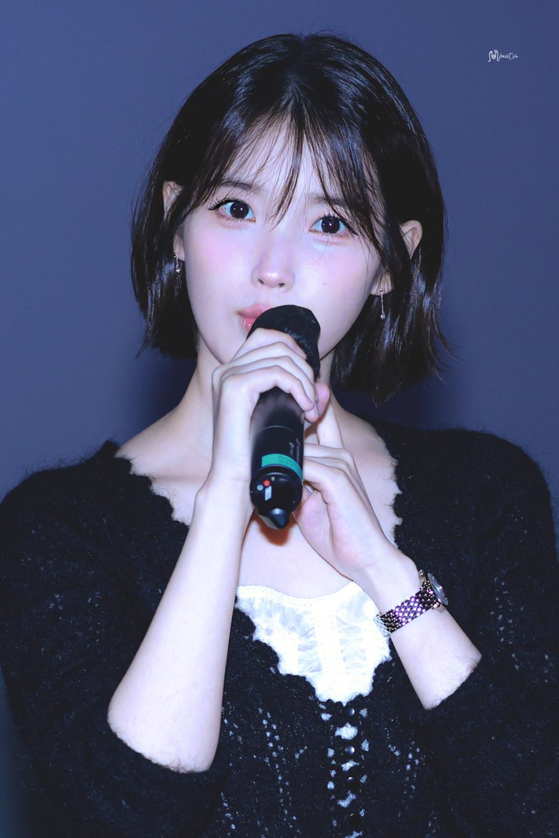 ravit_iu's tweet photo. 260920 골든아워 더위닝 CGV 무대인사 직찍 #IU 
블러셔 덕후라 너무너무 행복했던 이번 무인... ♡ 이날 같은 메이크업으로 자주 만나요 💕💕💕 https://t.co/TYVK30Tmh1