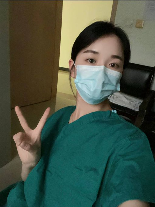 Jirka430942's tweet photo. 90后医生第一次来x,树洞之无法在朋友圈发牢骚的医科博士 Dr.Ling🎀此生固短 仿佛如一场梦，开心一点 凡事不要太上心（文明交友）。希望能交到同频的朋友 https://t.co/IP1FrYHox9