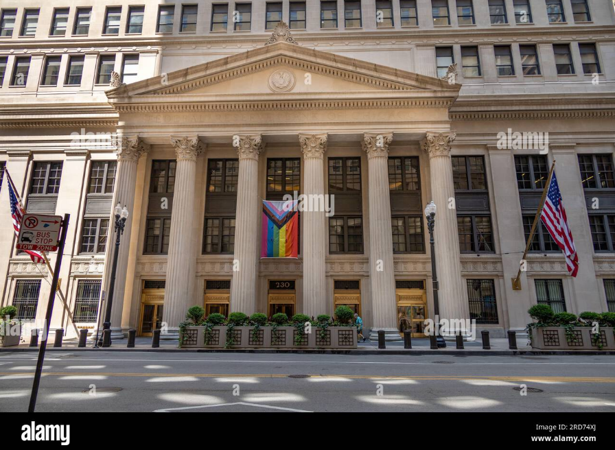 BrandonHayes52's tweet photo. Fed week afterglow. Funds at 3.75–4.00%. October hike still around 53–55%. Goolsbee speaks today. One hawkish sentence and the futures bid is gone. Policy did not ease. 
#Fed #FOMC https://t.co/GCgIjf859z