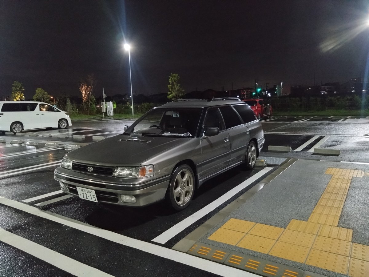 fuuki62023746's tweet photo. 群馬じゃない方の草津から箱根のエコパまで約300kmノンストップで走りやっとチェックポイントの道の駅レガシィまで到着
流石に誰もいない https://t.co/wkdYhDPZul