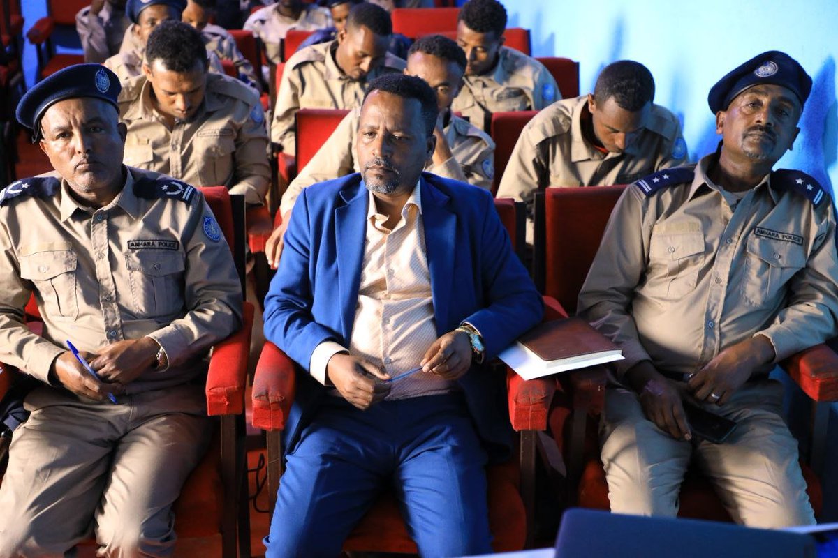 ankeshacom12's tweet photo. የፖሊስ አባላት በህግ ማስከበር ተግባር የተሰጣቸውን ተልዕኮ በቁርጠኝነት በመወጣትና አጠቃላይ የህ���ቡን ሰላምና ደህንነት ለማረጋገጥ የአላማ ፅናትና የስራ ፍቅር ወሳኝ ነው። https://t.co/zxpXXa4q1j