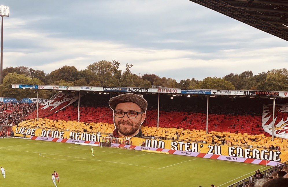 Pfalzjockel's tweet photo. ich distanziere mich https://t.co/PrM9O5CPnD