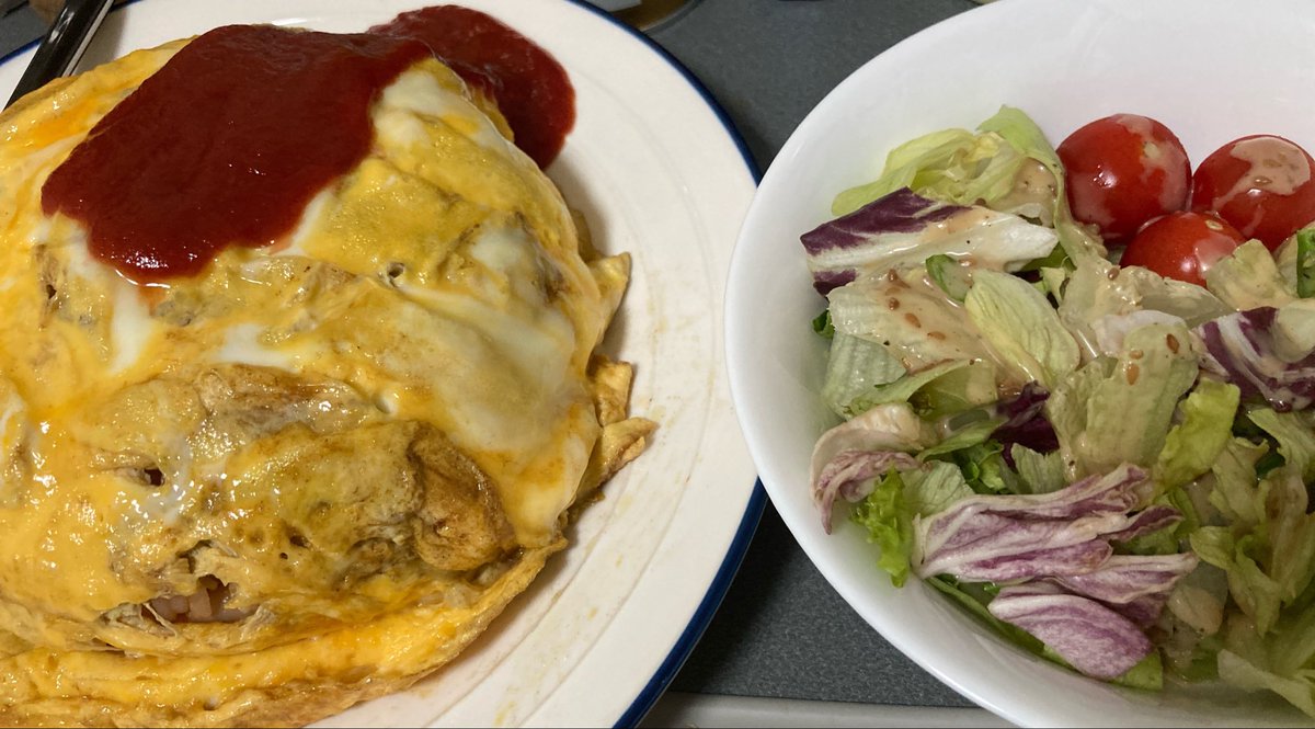 happytoshizo's tweet photo. 晩御飯食べるます😋 https://t.co/fXrx8OaDyq